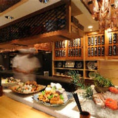 お洒落な店内で旨い料理と旨い酒が貴方をおもてなし…