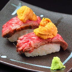 厳選馬肉の赤身ウニ寿司【2貫】