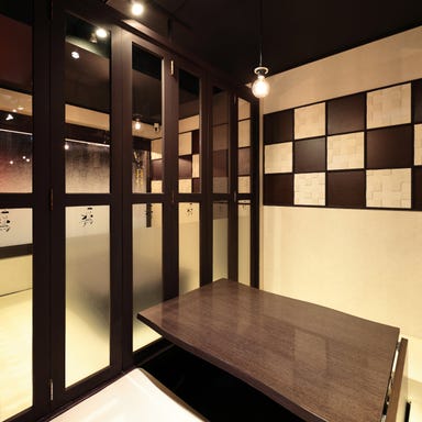 ちょいと。栞屋_横の個室との壁を動かして大人数でも入れる個室です