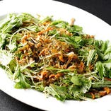 ヘルシーな『水菜と昆布の明太サラダ』はシャキシャキ水菜がポイントです