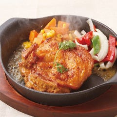 【インディアングリルチキン】じっくりスパイスのしみ込んだ１品
