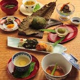 日本の伝統的な和食を細部にまでこだわってご提供いたします。