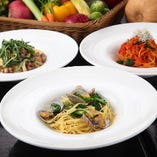 ディナーコースの選べるパスタは旬食材を使用したパスタをご提供