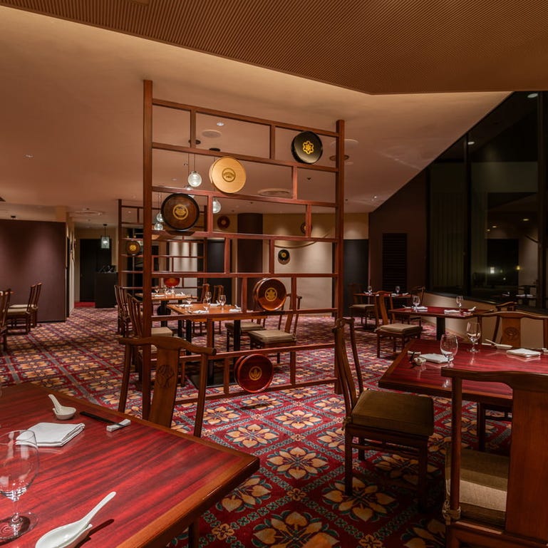 Soh_落ち着きある空間で楽しめるテーブル席