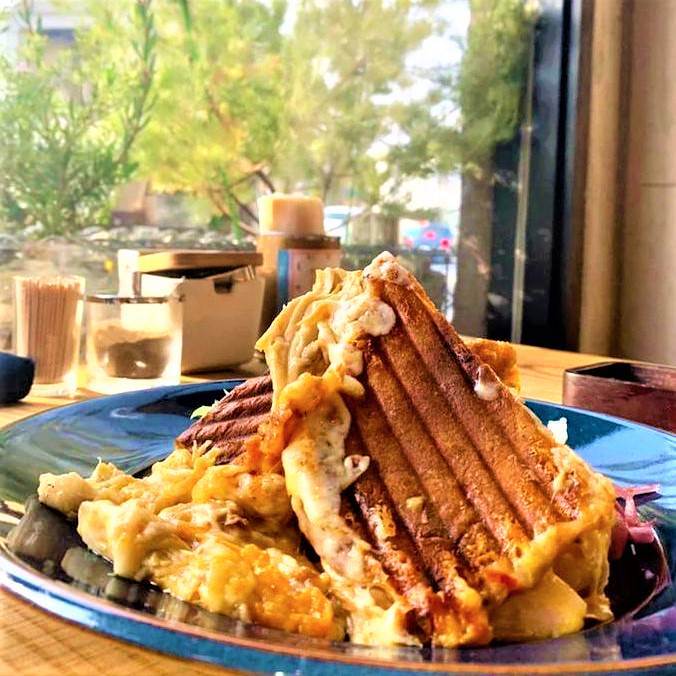 チャビーチキン葉山のポークキューバサンド