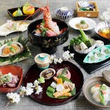 熟練の料理人が織り成す日本料理。夜は13,000円（税抜）～、お昼は5,000円（税抜）～