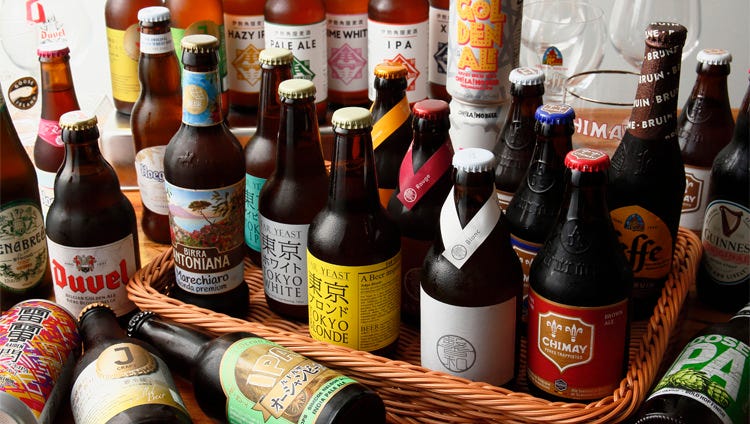 国産を中心としたクラフトビールは常時20種以上のラインナップ