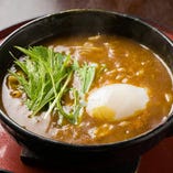 グツグツ煮込んだカレーうどん
　