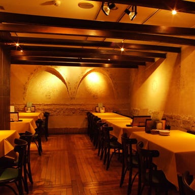 ナポリの下町食堂 お茶の水店 店内の画像