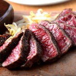 肉質は柔らかく、脂身はさっぱりとした上品な味わいの赤身のお肉。宮崎牛本来の「旨さ」をお楽しみ頂けます