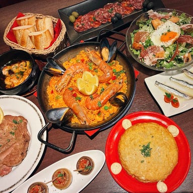 SALAMANCA Bar&Restaurant‐サラマンカ‐_【2月限定】<2.5h飲み放題付>『スタンダードコース』若鶏と牛ハラミや魚介パエリアなど含む 全8品 6,600円