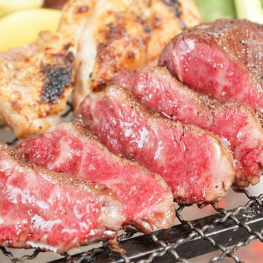 個室居酒屋 肉炉端 弁慶 和歌山駅前店_炭火焼きの牛やローストビーフ、お肉とお酒で乾杯◎