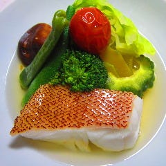 赤仁ミーバイと野菜のマース煮