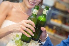 ガーデンテラスで！夏ならではのBBQ WEDDINGも可能♪