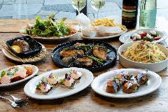 飲み放題付きの大皿プラン！大人数でのパーティーも大歓迎！