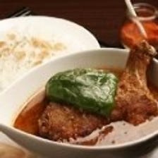 30種のスパイスを融合した本格カレー