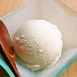 シンプルなバニラアイスクリーム