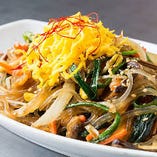 韓国家庭料理の定番！ヘルシーで女性に大人気の『チャプチェ』