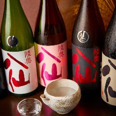 同じ蔵元の地酒を飲み比べで楽しめるのは当店ならでは