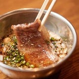 ◆:秘伝のタレ:◆
どのお肉とも相性抜群！食欲をそそります！