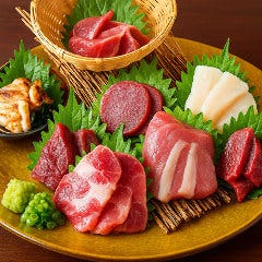 熊本県から毎日届く、選りすぐりの新鮮な馬肉のみを使用！