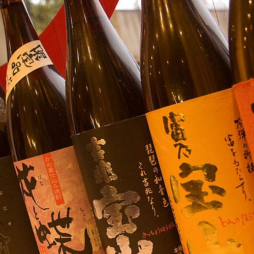 日本酒は、季節ごとに美味しい日本酒を仕入れています。