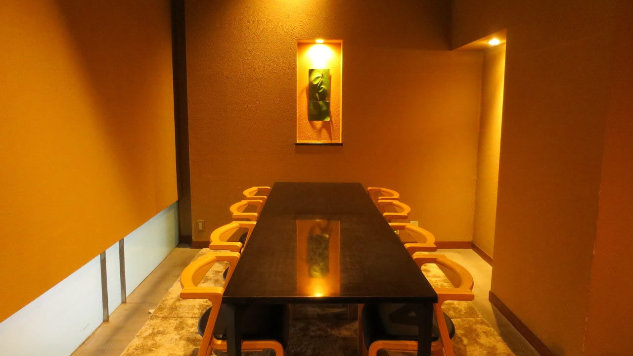 テーブル席・完全個室（壁・扉あり）・6名様～20名様