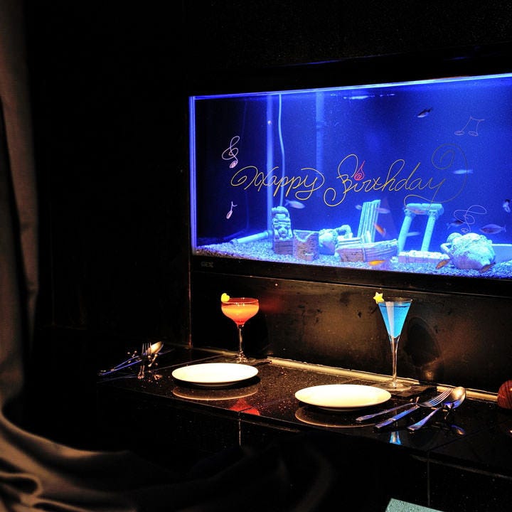 ｄｉｎｉｎｇ ｂａｒ ｂｌａｃｋ ｓｔｏｎｅ 席 ぐるなび