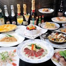 ［アクアリウムダイニング］Ｄｉｎｉｎｇ＆Ｂａｒ ＢＬＡＣＫ ＳＴＯＮＥの画像