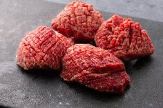 伝統のすき焼き　特選和牛シャトーブリアン（100g）（50g&times;2枚）単品又はコースを選択してください