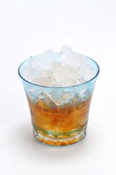 助六 青森駅前アウガ隣店_戦後の時代を感じながら江戸切子でお楽しみ下さい！