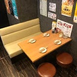テーブル席 (2〜5名様)