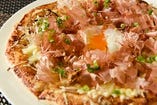 焼きたての石窯ピザをご家族や仲間とシェアして楽しもう♪