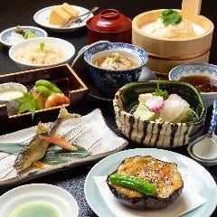 【今月の京懐石】旬の食材をはんなりと彩った料亭の京懐石「栄（さかえ）」名物ゆば桶付き