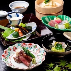 窓際席確約【今月の京料理】予約限定。京都の夜景と贅を尽くした旬の美味「松華（しょうか）」