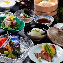 窓際席確約【今月の京料理】予約限定。京都の夜景と贅を尽くした旬の美味「松華（しょうか）」