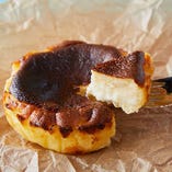 大人気♪北海道チーズとミルクの濃くとろバスクチーズケーキ