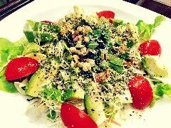 豆腐とアボガドの海藻サラダ