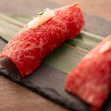 数ある和牛メニューの中で特に人気がある「肉寿司」