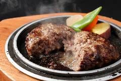 当店一押しの神戸牛100％ハンバーグを是非！！