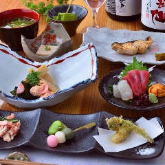 &ldquo;お料理のみ&rdquo;旬を盛り込んだ一品一品をお召し上がりいただく《なか川おまかせコース》３，６００円