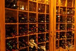 巨大なワインセラーの中にはその数150種類以上！