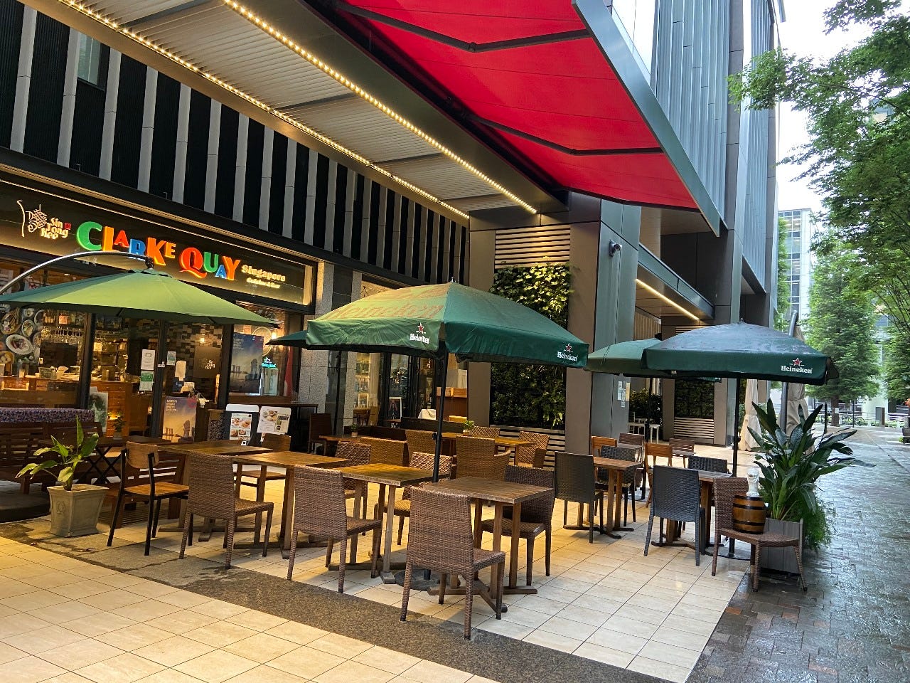 新 東 記 clarke quay 大手 町
