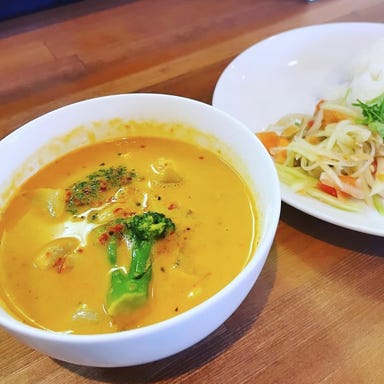 酒とタイ料理 サパーン_ランチセット‐メイン+本日のスープ+本日のサラダ‐