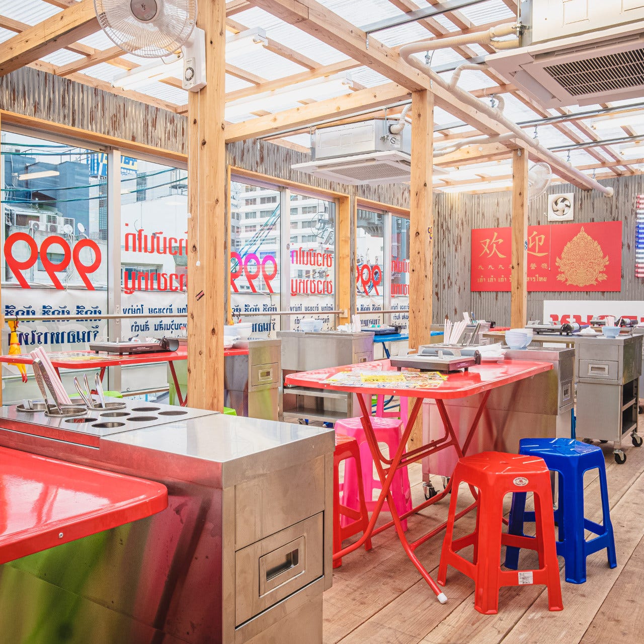 タイ屋台 999 新橋店の店内写真