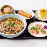 フカヒレ麺、フカヒレ焼売など【フカヒレたっぷり】ゴールドフィンランチセット