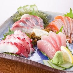 お刺身4点盛り合わせ 時期によって種類が変わる場合があります