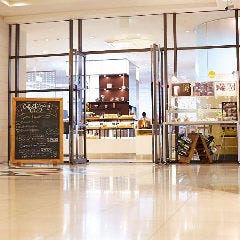 CAFE & DINING COO