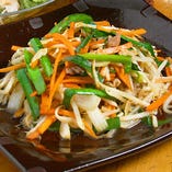 本格中華バーナーで調理する本当においしい野菜炒めの数々。