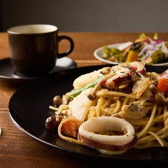 お得なランチセットは土日もあります☆サラダ・ドリンク付き♪